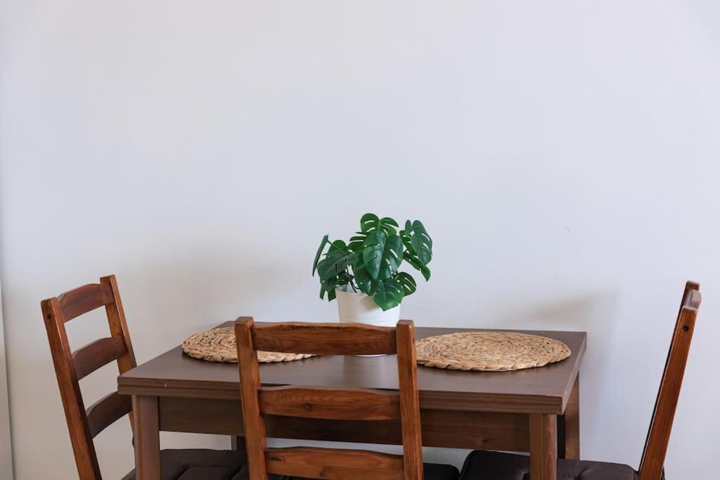 Seaside Escape Apartment Saronida Εξωτερικό φωτογραφία
