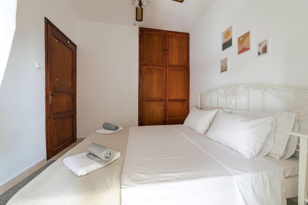 Seaside Escape Apartment Saronida Εξωτερικό φωτογραφία